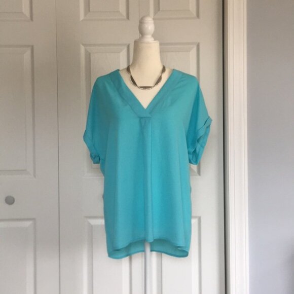 NEW NY&C Beautiful Blue Blouse Top - Picture 3 of 9